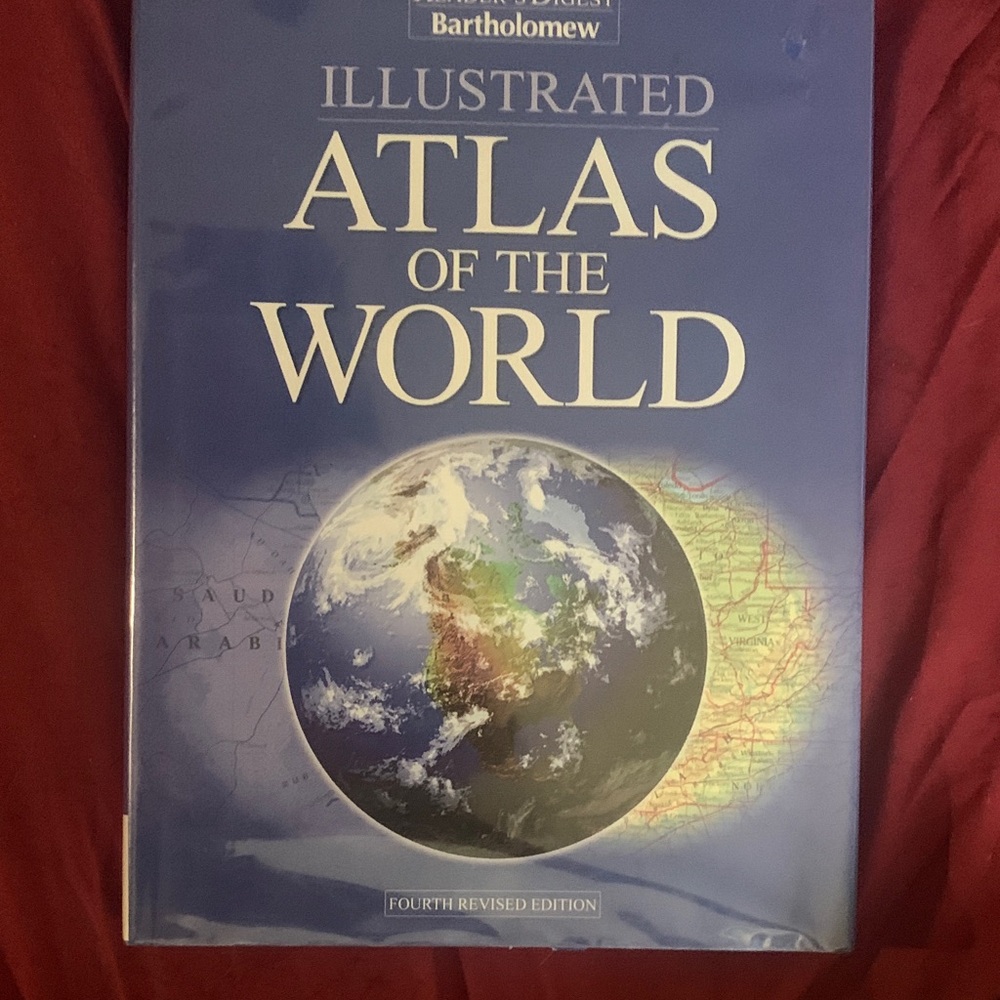 Atlas of the world by Readers Digest. Fourth Revised Edition 184 pages